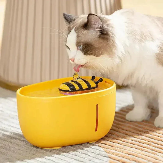Bee-shaped cat water fountain