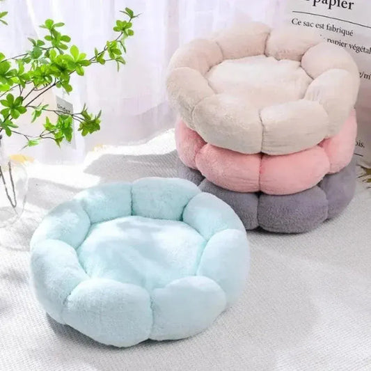 Flower-Shaped Cat Cushion – Absolute Comfort