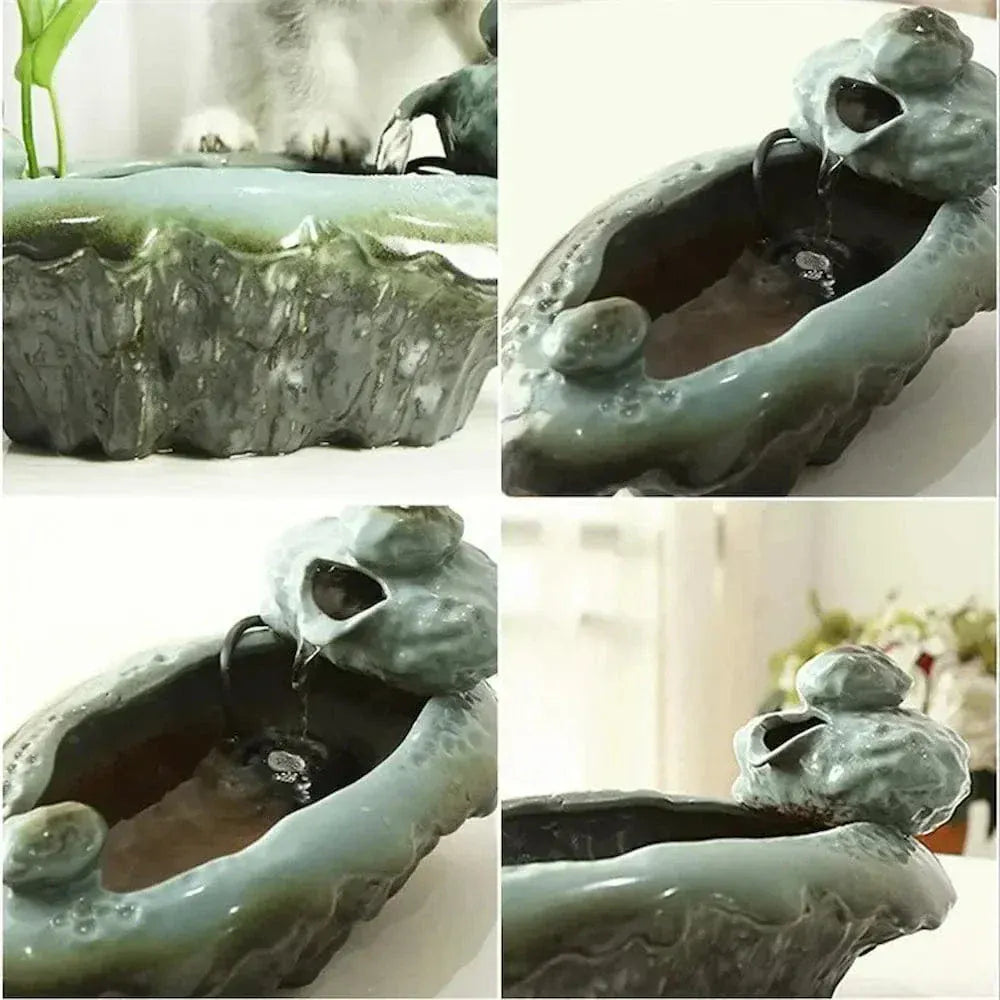 Frog-shaped cat water fountain