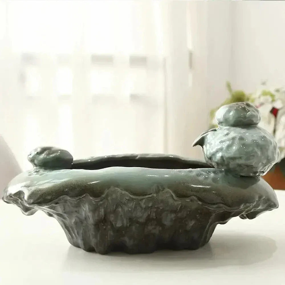 Frog-shaped cat water fountain