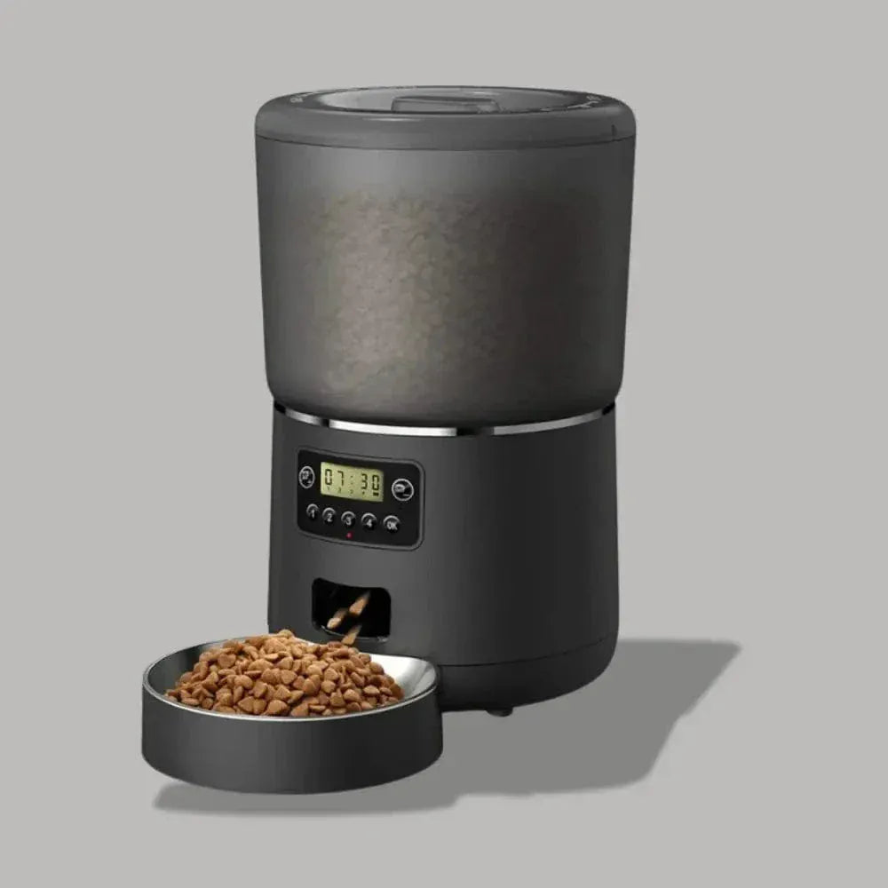 Smart automatic cat feeder