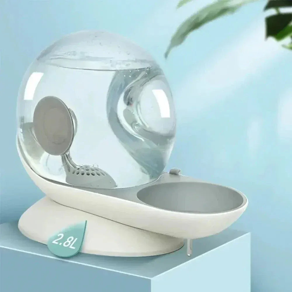 Snail-shaped cat water fountain