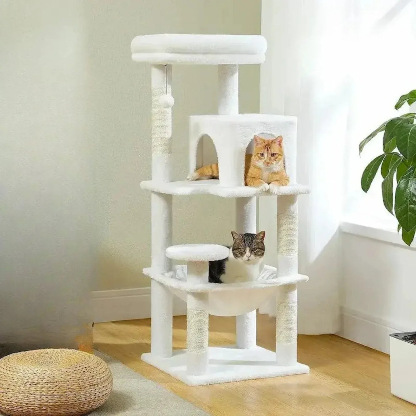 Solid cat tree – resistant & durable