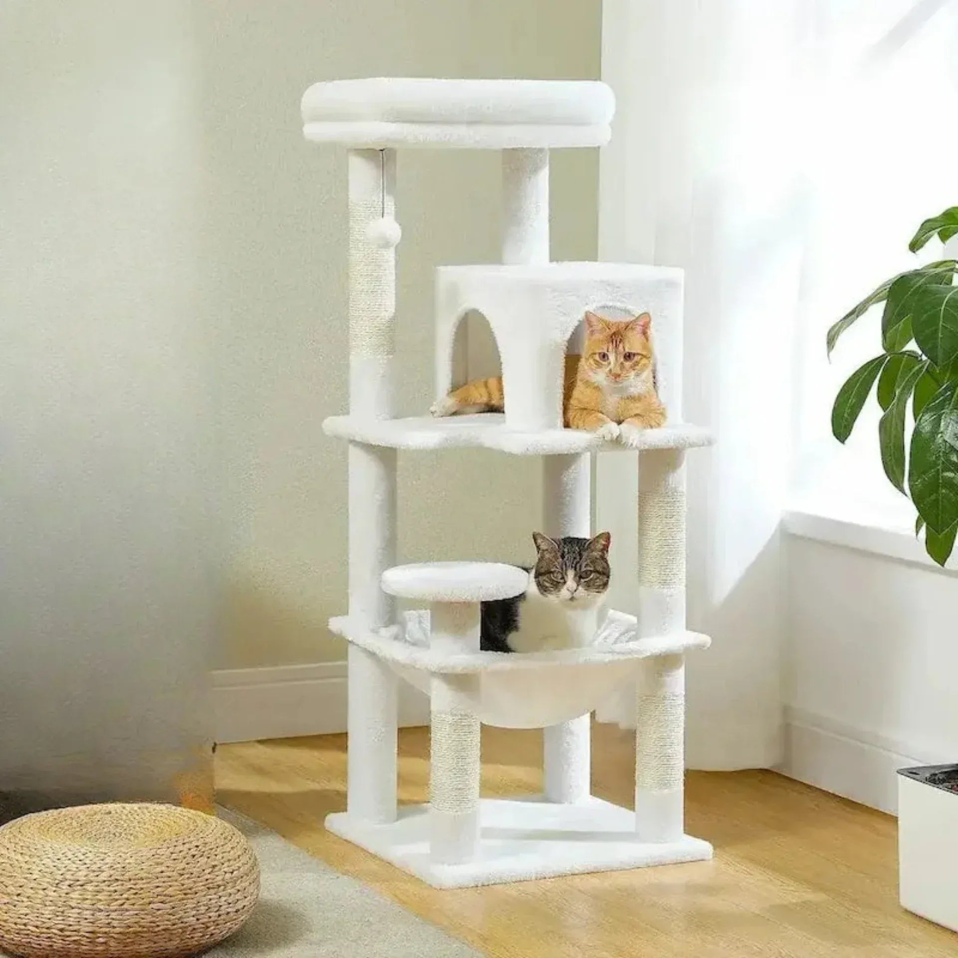 Solid cat tree – resistant & durable